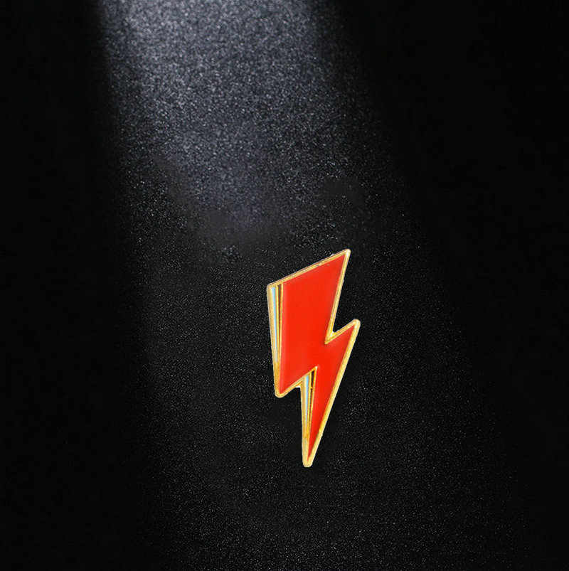 Aladdin Lightning Enamel Pin B - Women Fashion Icon のレビューと価格