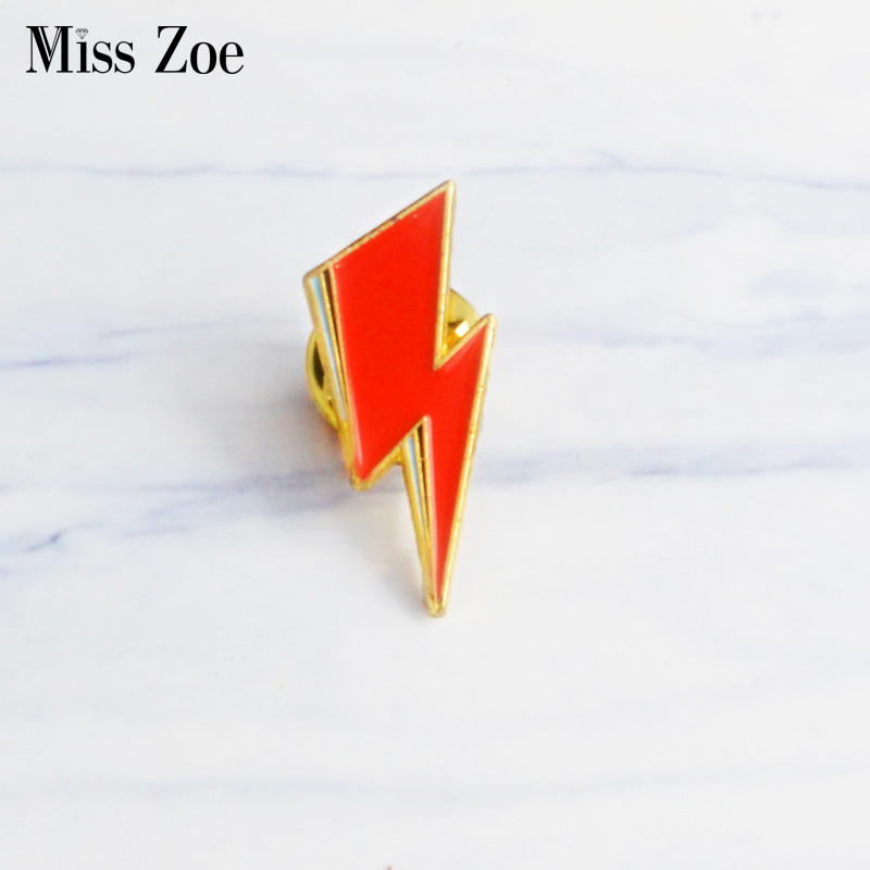Aladdin Lightning Enamel Pin B - Women Fashion Icon のレビューと価格